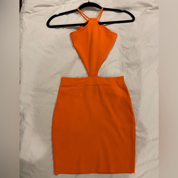 WHITE FOX BOUTIQUE - ORANGE MINI DRESS - Picture 2 of 5